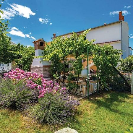Ferienwohnung Hause Lupic Rab Town Exterior foto