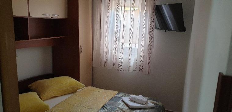 Ferienwohnung Hause Lupic Rab Town Exterior foto