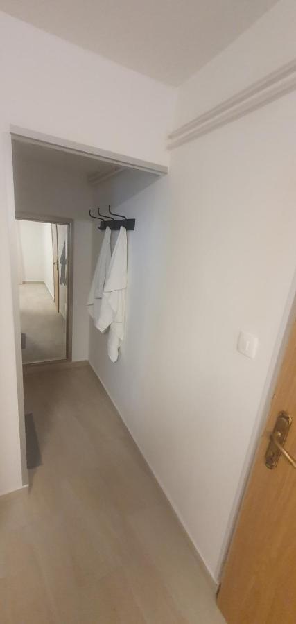Ferienwohnung Hause Lupic Rab Town Exterior foto