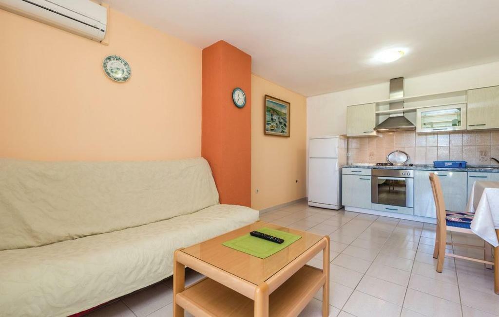 Ferienwohnung Hause Lupic Rab Town Exterior foto
